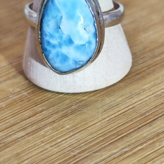 Anillo Ajustable de Larimar en Plata | Serenidad – Comunicación