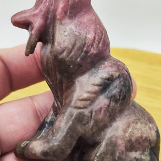 Figura Perrito de Rodonita | Amor – Sanación – Equilibrio Emocional