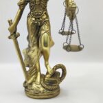 Figura Diosa de la Justicia | Equilibrio – Verdad – Sabiduría